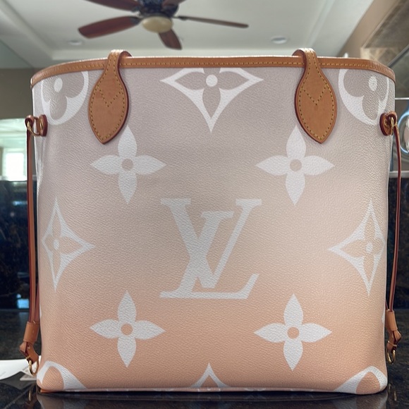 Louis Vuitton By the Pool Neverfull MM Limited Edition Tote in Mist - Picture 2 of 10